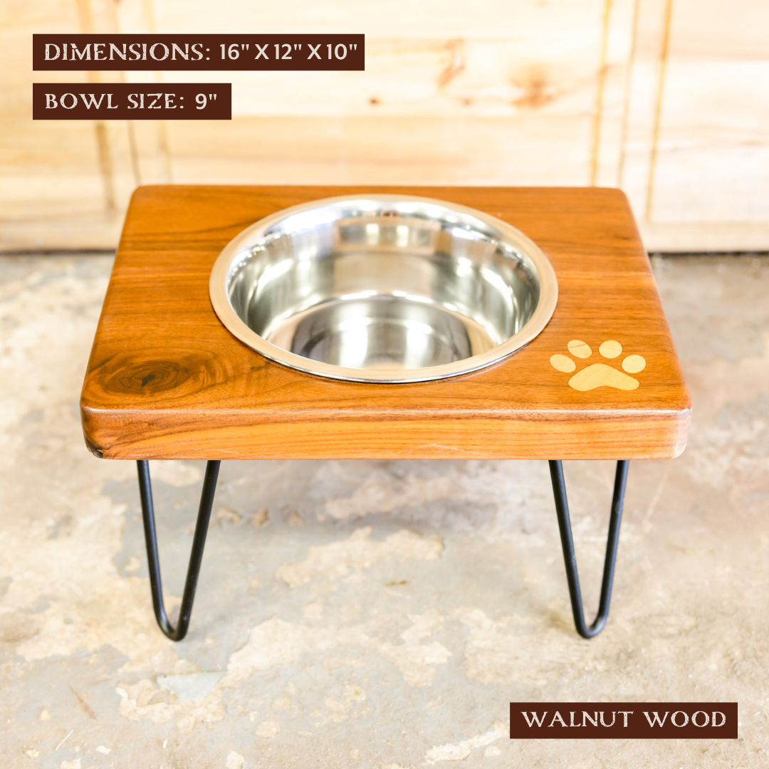 Lone Star Mid-Size Dog Feeding Station