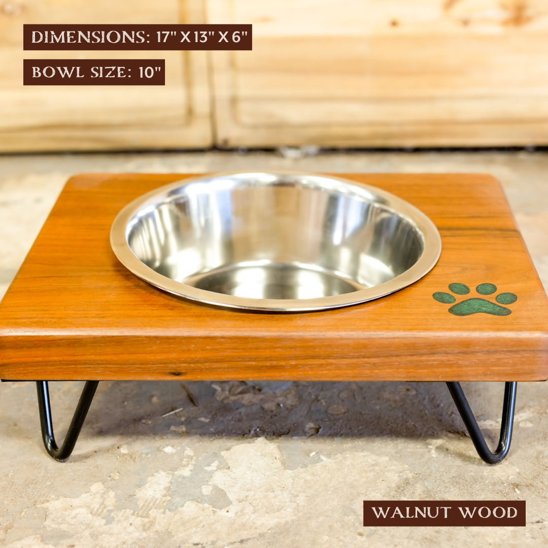 Lone Star Mid-Size Dog Feeding Station