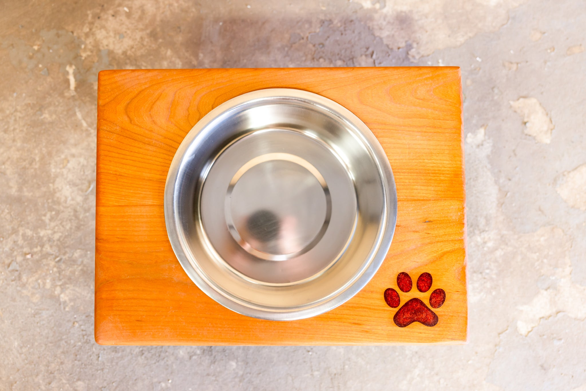 Lone Star Mid-Size Dog Feeding Station